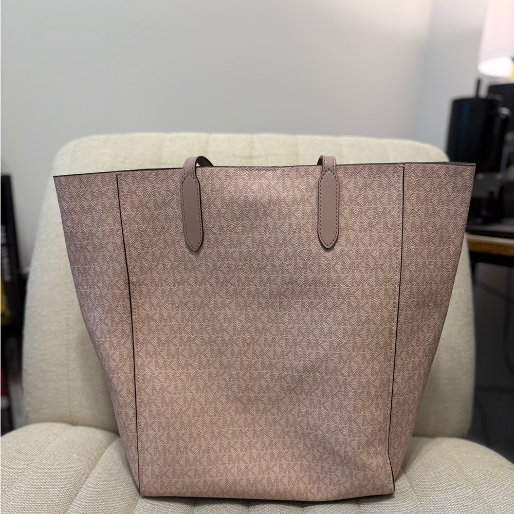 Michael Kors Light Pink Tote Bag